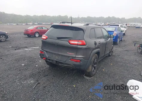 2016 Jeep Cherokee Trailhawk z USA, uszkodzony, nr VIN 1C4PJMBB6GW109894